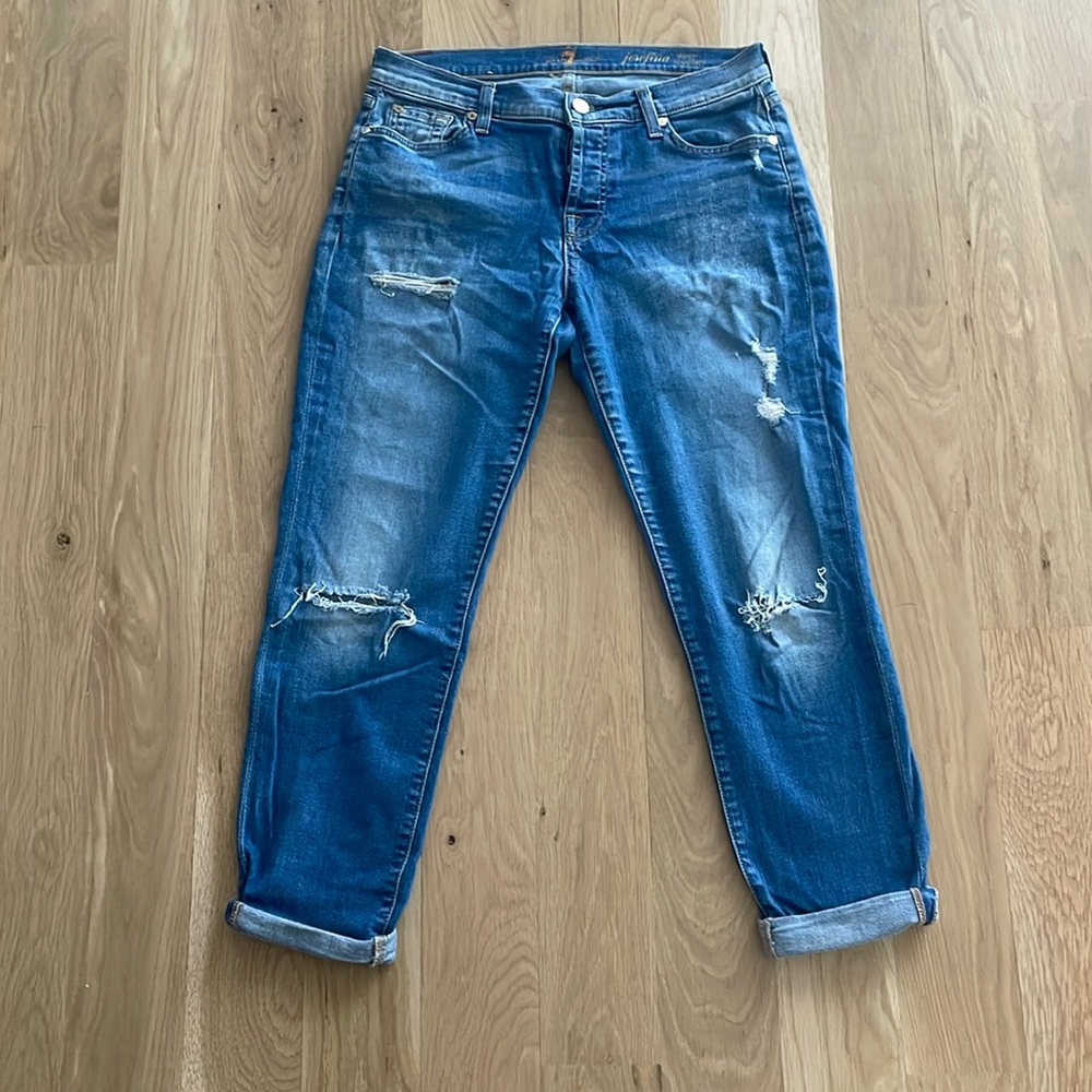 7 for all mankind Josefina skinny boyfriend. Stretchy, ripped knees, size 28